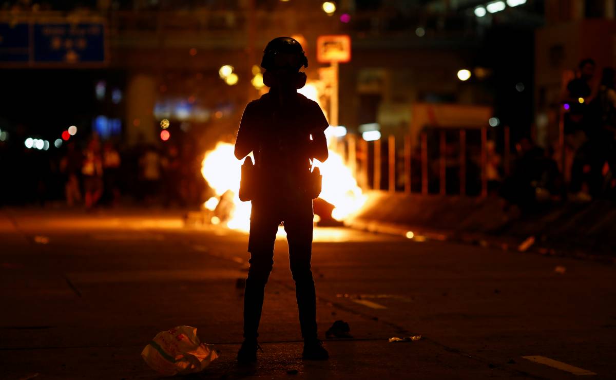 Scene of violent anti-government protests in Hong Kong/Aljazeera.