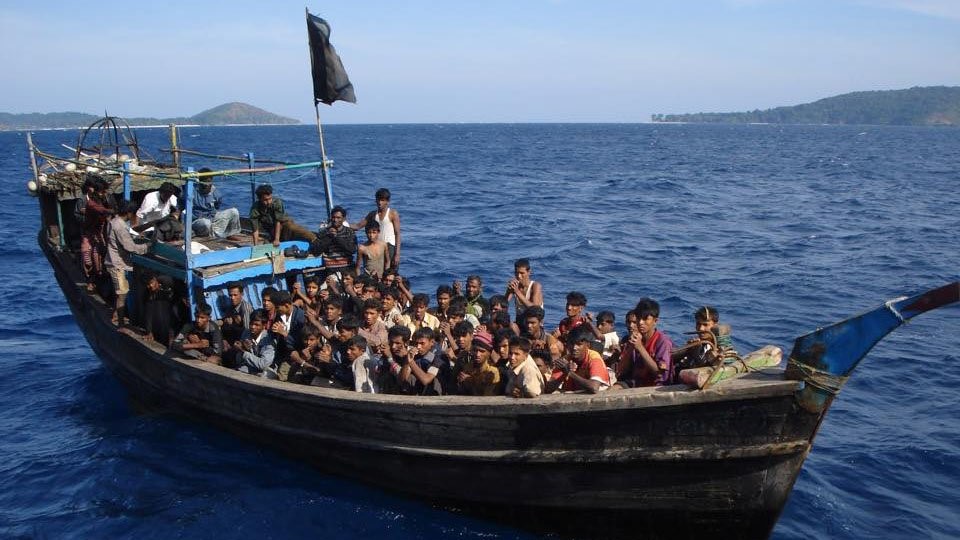 Rohingya refugees stranded at sea/Aljazeera.