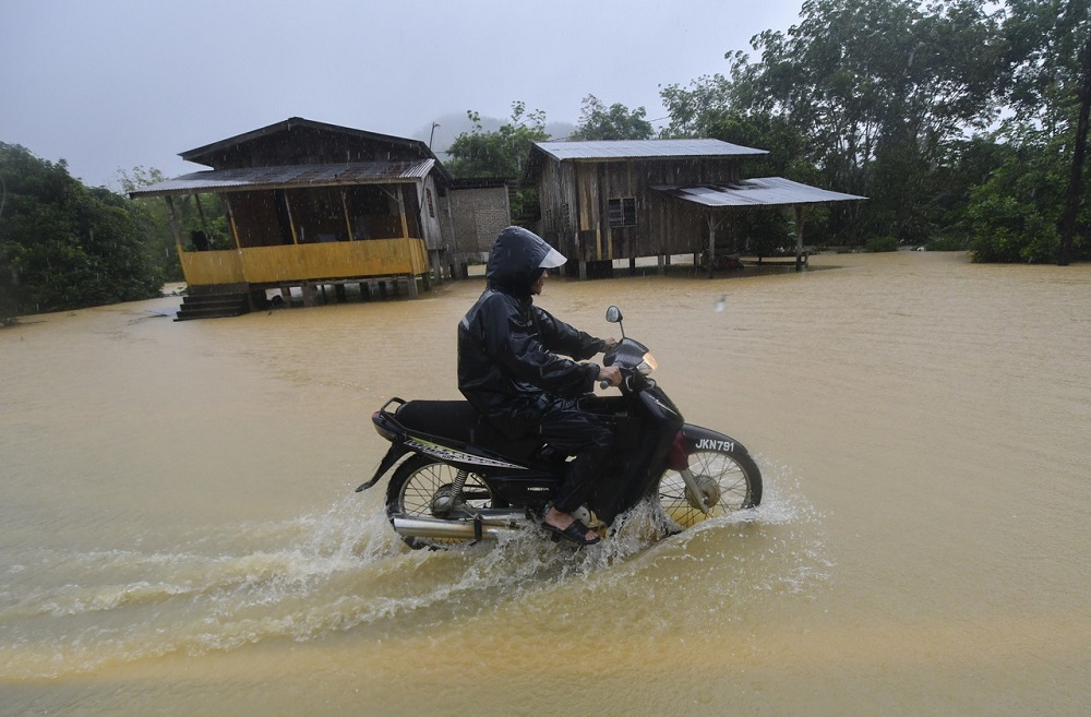 Flood situation in Terengganu and Kelantan worsens/malay.com