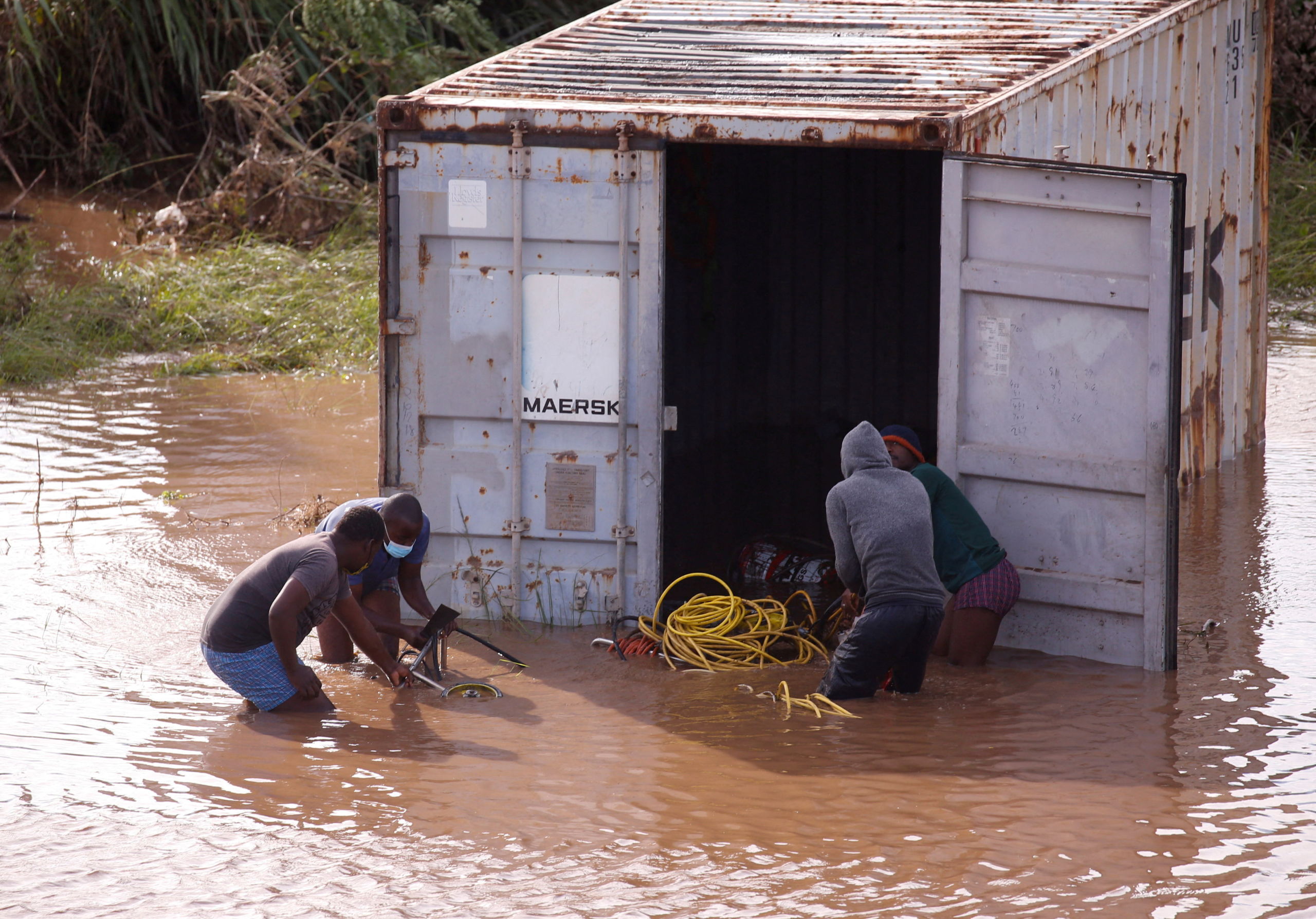 South Africa's floods/Reuters.