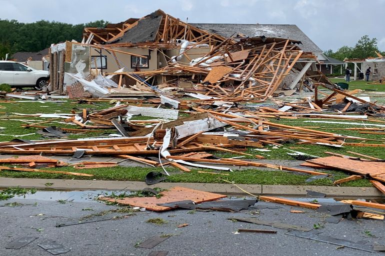 Mississippi and Alabama: Destroying buildings/Aljazeera.