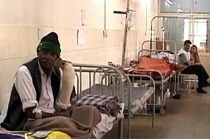 Patients in an Indian hospital/Aljazeera.