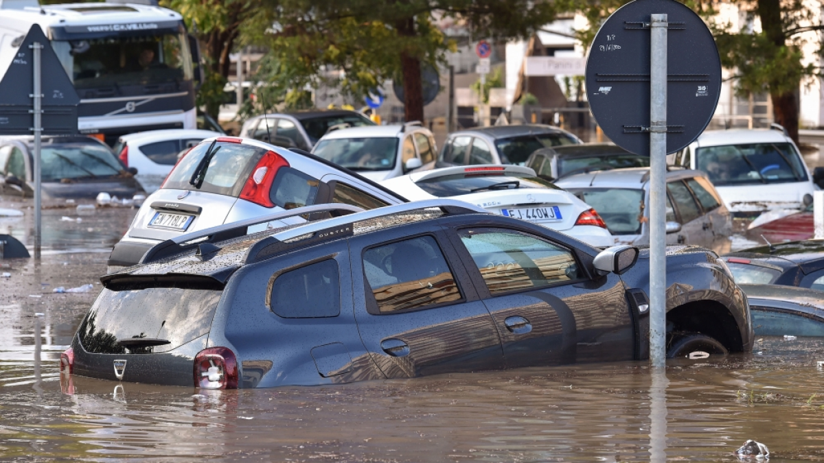 The force of water sent torrents of mud tearing through entire towns in Emilia-Romagna/Aljazeera.