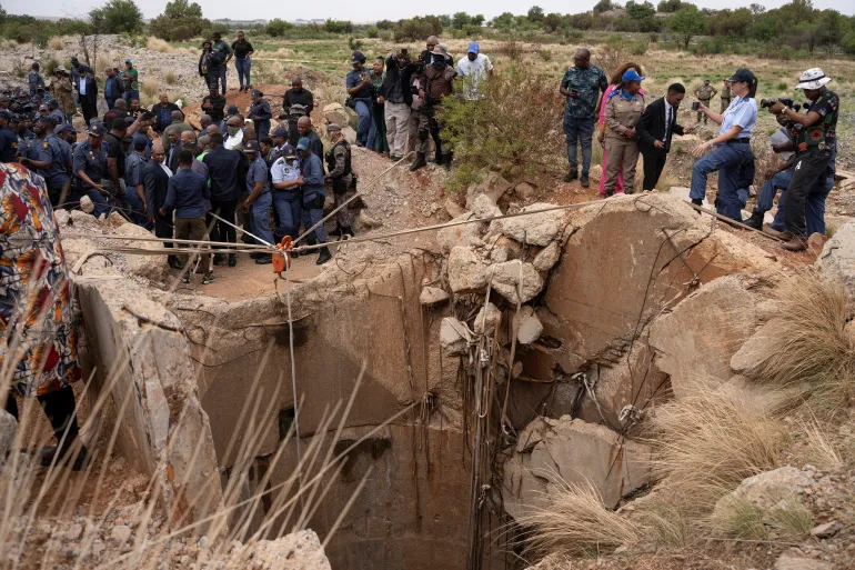 The mine’s location in a remote area and the lack of infrastructure to support safe extraction have further complicated the rescue mission.