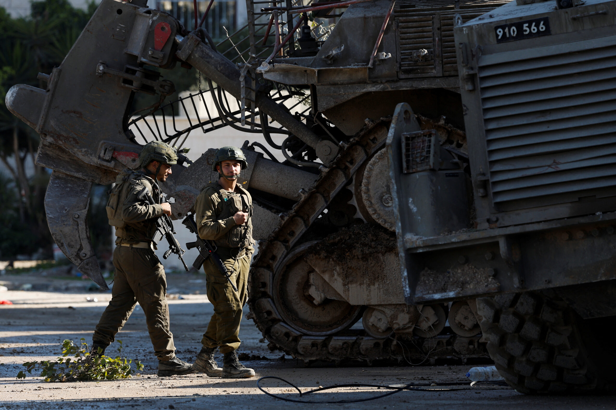 حقوقيون فلسطينيون: إسرائيل تواصل حملات الاعتقال والتحقيق الميداني في الضفة الغربية (رويترز)