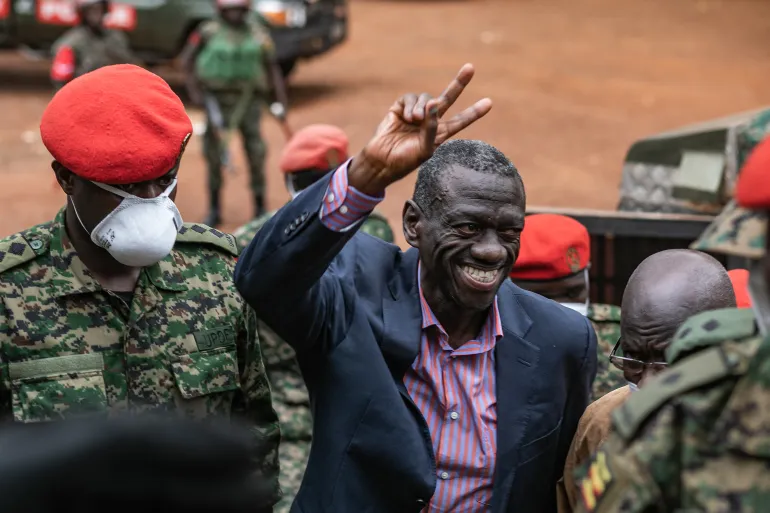 Veteran Ugandan opposition figure Kizza Besigye arrives at the Makindye General Court Martial in Kampala on November 20, 2024 [Badru Katumba/AFP]