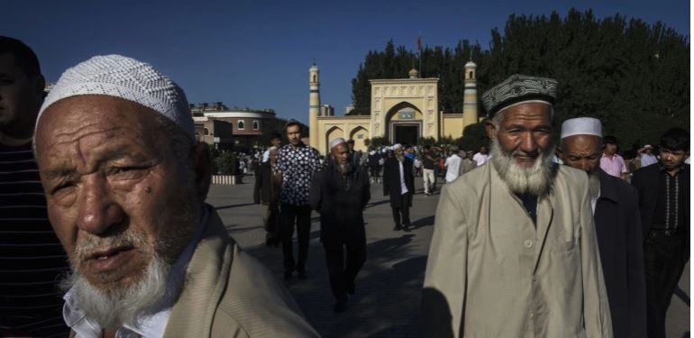 واشنطن ومنظمات حقوقية تتهم بكين باحتجاز مليون من مسلمي الإيغور داخل معسكرات (غيتي)<br />
