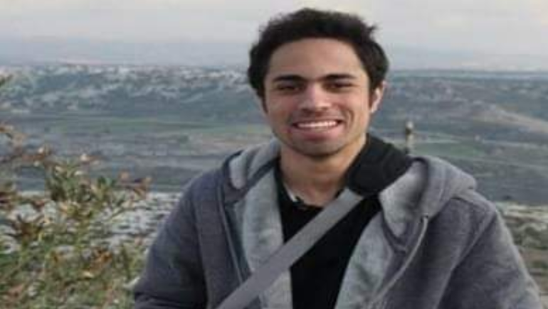 شادي أبو زيد (وسائل التواصل)<br />
