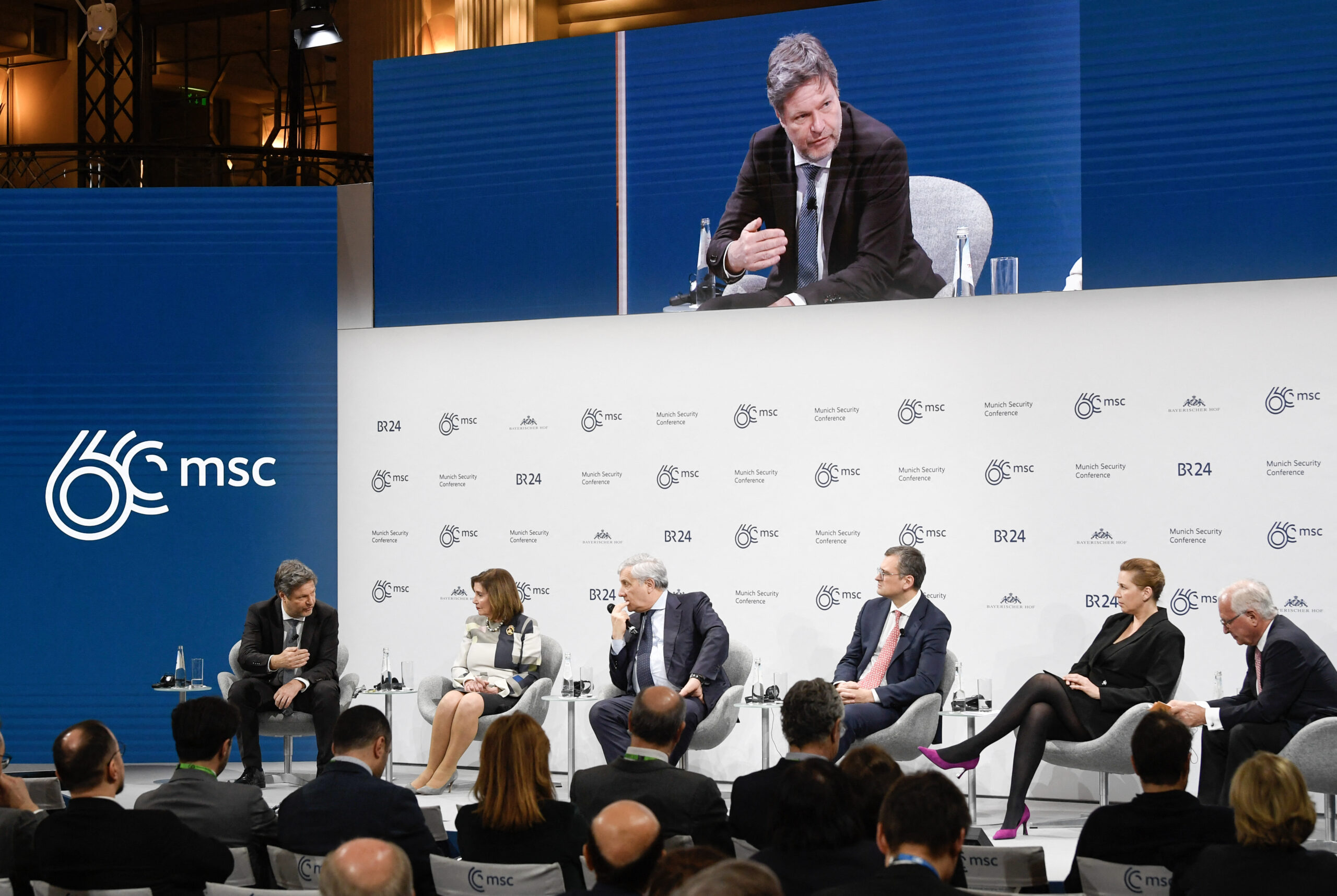 من إحدى جلسات النسخة الستين من مؤتمر ميونيخ للأمن في فبراير/شباط 2024 (الفرنسية) 