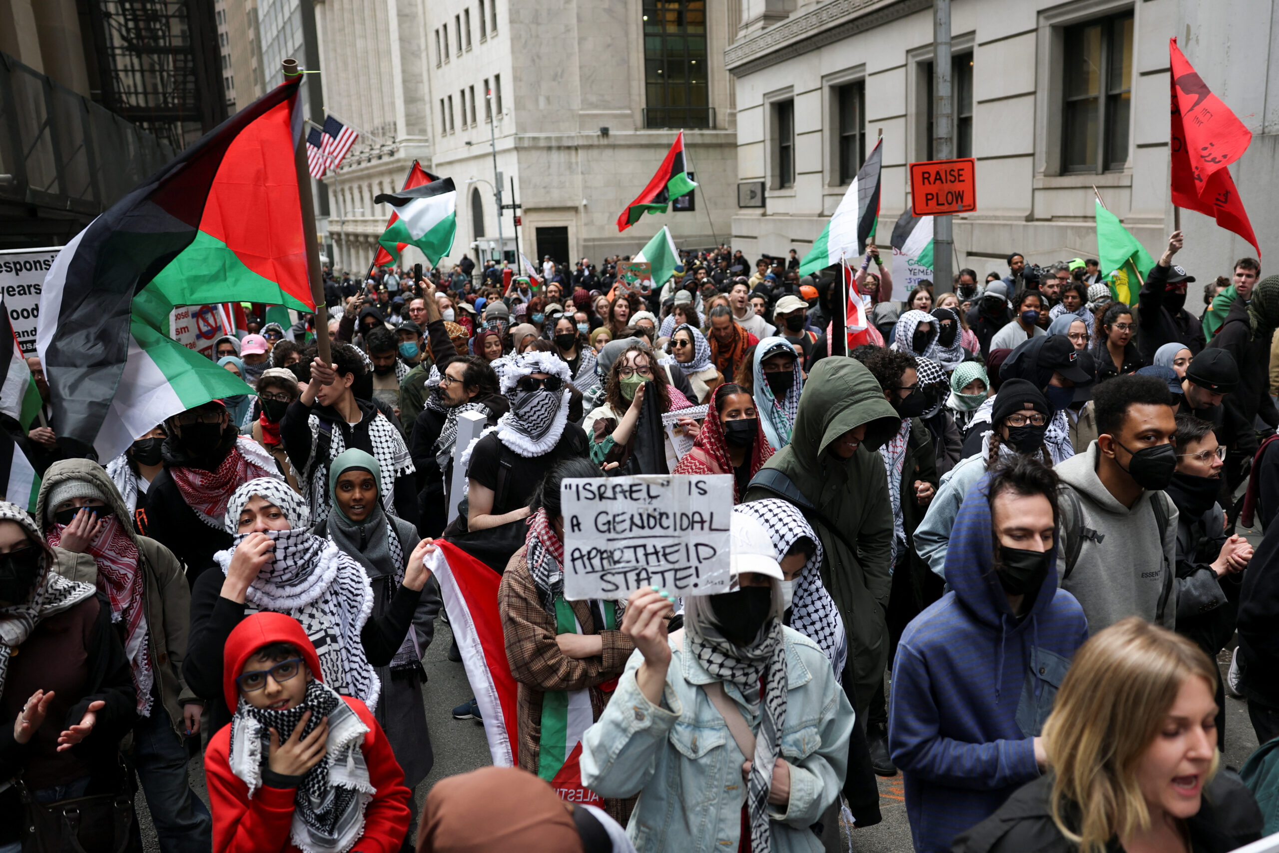 من مظاهرة داعمة للفلسطينيين بمانهاتن الأميركية في 19 مارس الجاري (رويترز)