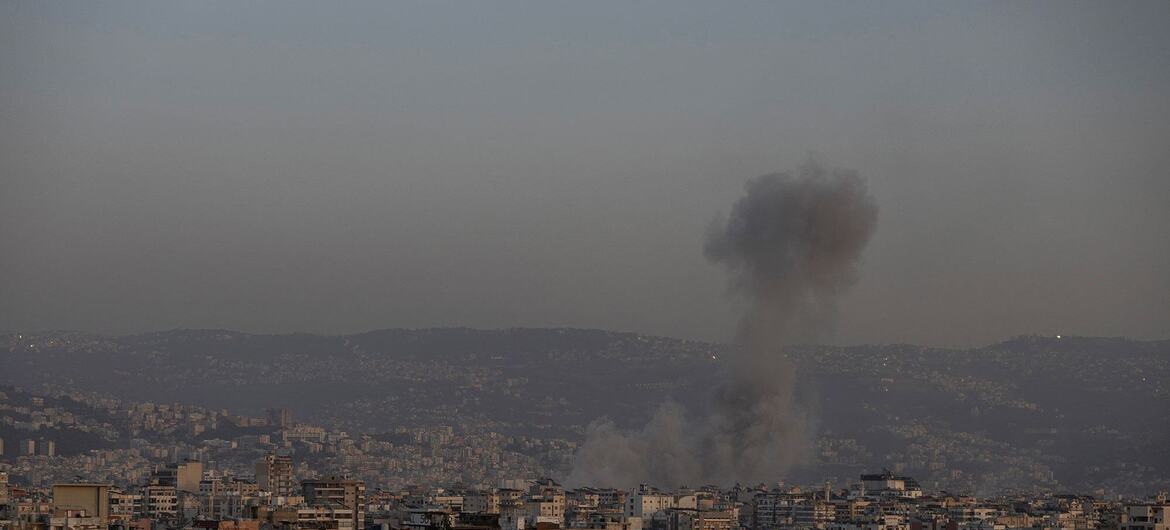 © WFP/Alfredo Zúniga Smoke rises following a bombing in the Dahieh neighborhood of Beirut, Lebanon.