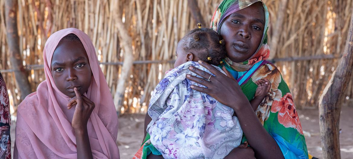 © UNFPA A displaced family visit a health clinic in Tawila, North Darfur.