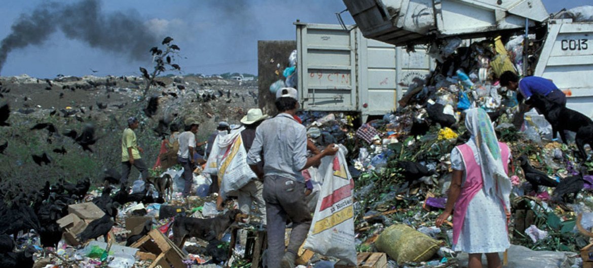 World Bank/Curt Carnemark Landfills are a major source of methane emissions, and improved management can capture the methane as a clean fuel source while reducing health risks.